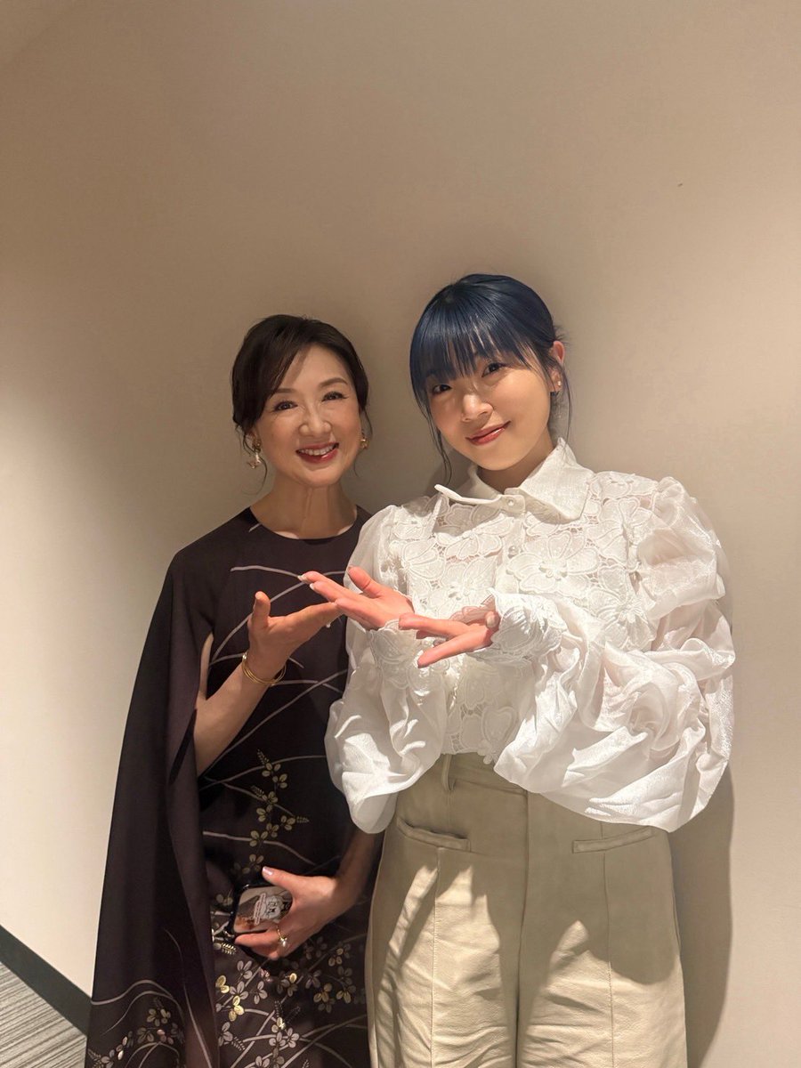 nodaemi_'s tweet photo. 映画『 #拡散 』初日舞台挨拶にて、
赤間麻里子さんと、お写真撮らせて頂きました。
いつもドラマなどで拝見していたので、
お会いできてとても嬉しかったです✨
ありがとうございました🫧

映画『 #拡散 』@movie_kakusan 公開中です。
ぜひ、劇場でご覧ください🎬 https://t.co/X2iixtbjg0