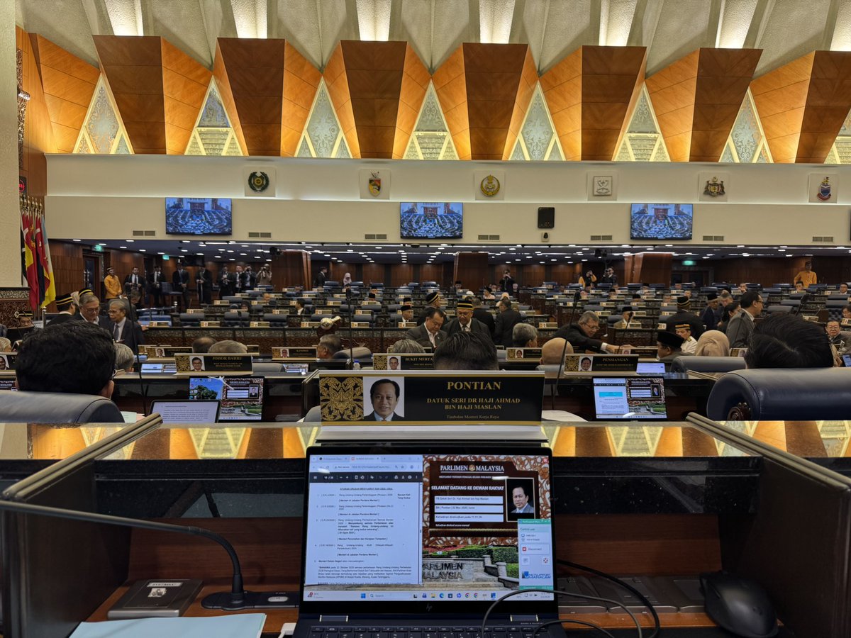 ahmadmaslan's tweet photo. Keputusan Belah Bahagi / Pengundian Pindaan Perlembagaan utk menghadkan tempoh #PerdanaMenteri tidak lebih drpd 10 tahun:

Bersetuju 146
Tidak mengundi 44
Tidak hadir 32
Jumlah 222

Maka pindaan tidak diluluskan.
Kerana 2/3 ialah 148 (kurang 2).

Pada 6.45 petang, Isnin 2/3/26. https://t.co/2ux9mC7mAc