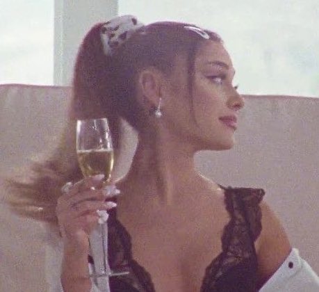 xdaeve's tweet photo. { #studytwt #studytwtbr }  

˙⋆✮ Sabrina Carpenter 
˙⋆✮ Bruno Mars 
˙⋆✮ Ariana Grande 
˙⋆✮ Taylor Swift  
˙⋆✮ Lauryn Hill

⤷ jogos, livros, estudos, faculdade, filmes, series, música e cultura pop https://t.co/UE85k2ZSgO