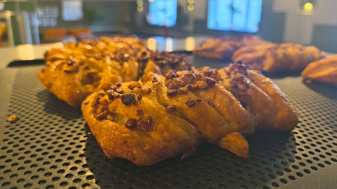 WhitcoLtd's tweet photo. Sweet and flaky Pecan Plaits, made quickly and easily in house. #delicious #trade #Catering #food #whitco https://t.co/S9nsO3QJUj