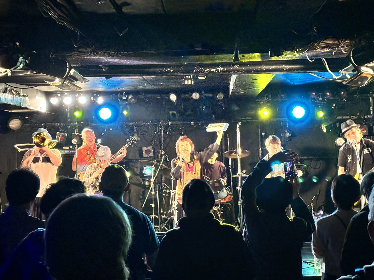 マエカシ tweet media