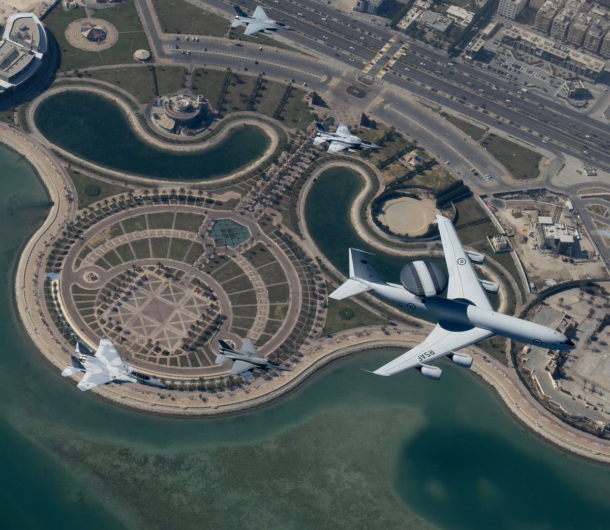 ‏ فالكون tweet media