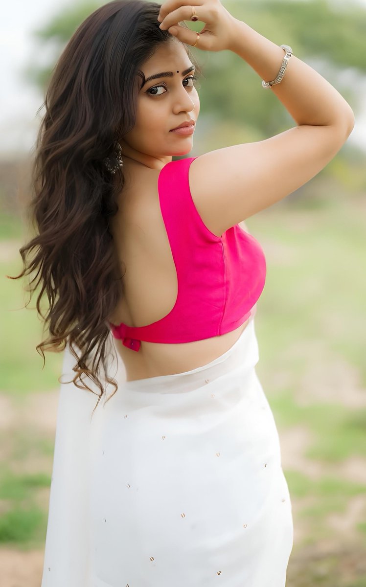 dv_ab24394's tweet image. 😍 #bandhavisridhar #SareeGoals #Gorgeous