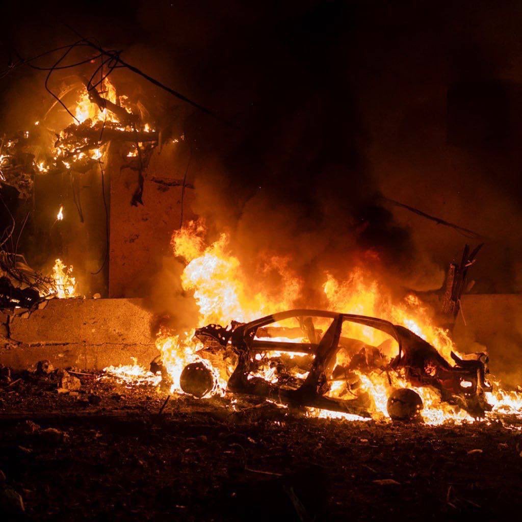 jacksonhinkle's tweet photo. 🚨🇮🇷🇺🇸🇮🇱 The Great Satan has miscalculated...

Photos of Iranian strikes on Israel last night https://t.co/fT5QqTVXLa