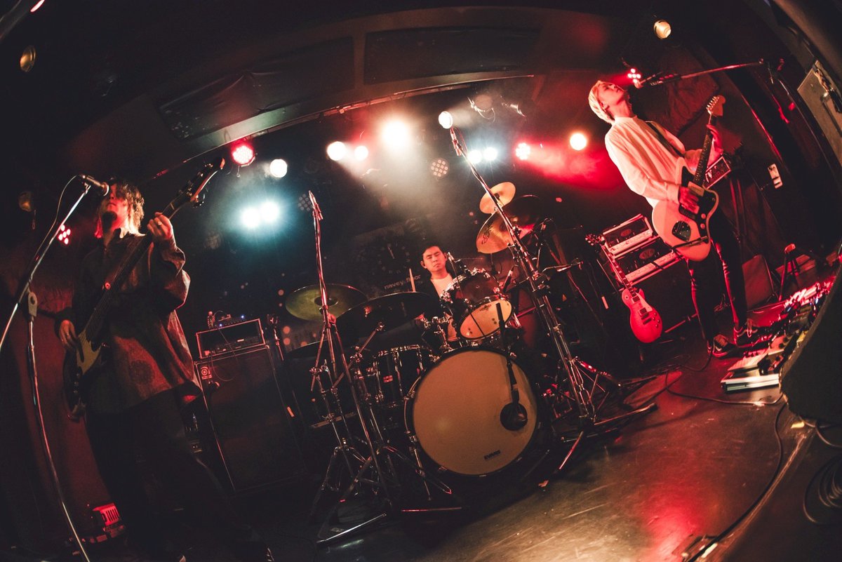 abeck_official's tweet photo. support Bass.シュート・フクナガ@bass_shu
ABECK19:20からの出演です！

photo by浅香郁絵@boc_acha https://t.co/W7VrE9n5Ir