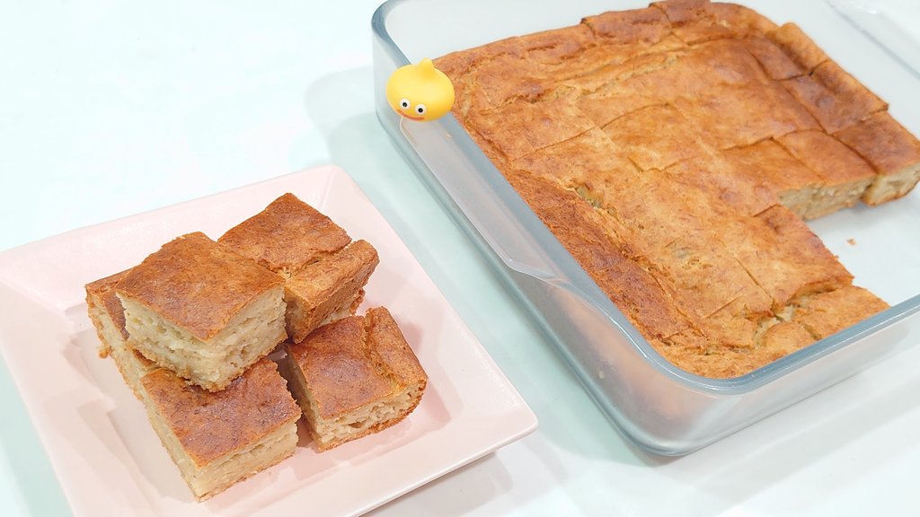 ねっちりバナナケーキ焼けたよ！
粉砂糖かけたらお洒落に見えるかも！無え！