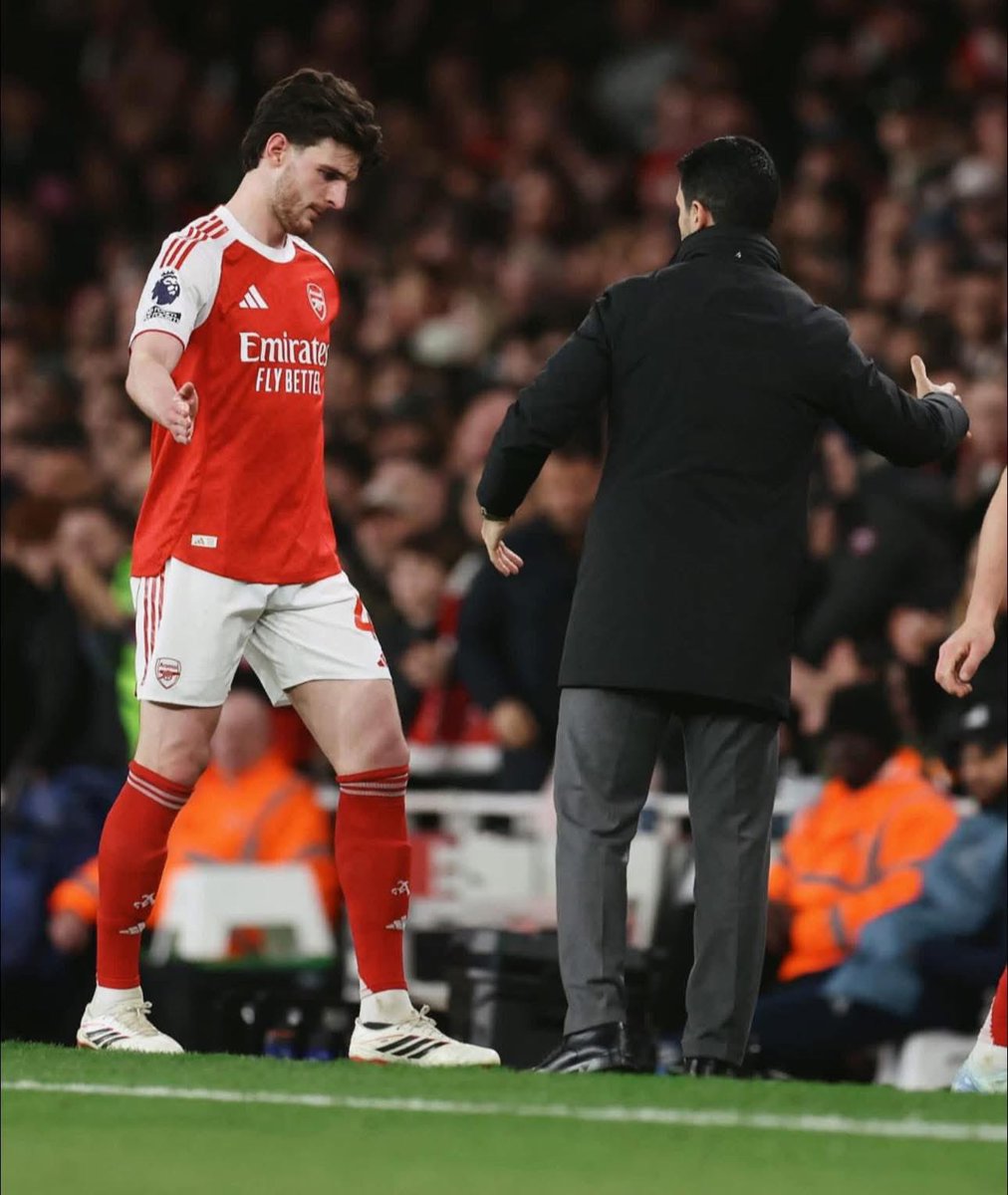 BREAKING ⚠️

I’m hearing that Declan Rice sustained the issue after sprinting back to stop a Pedro Neto counterattack in the second half, and he looked in some discomfort afterwards.
So let’s wait and see after the scans.
#AFC #COYG