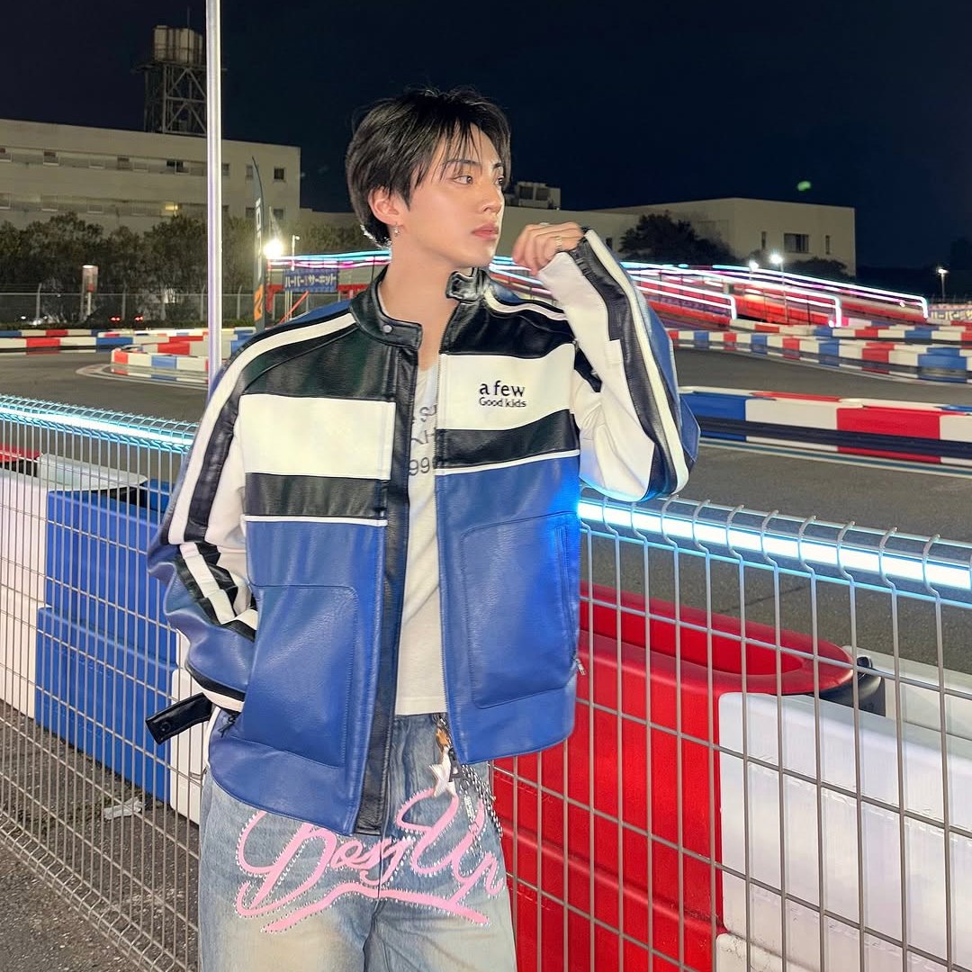 サーキット場に似合うレザーにデニムだ🤩 🚘️欲しいって特典会でも