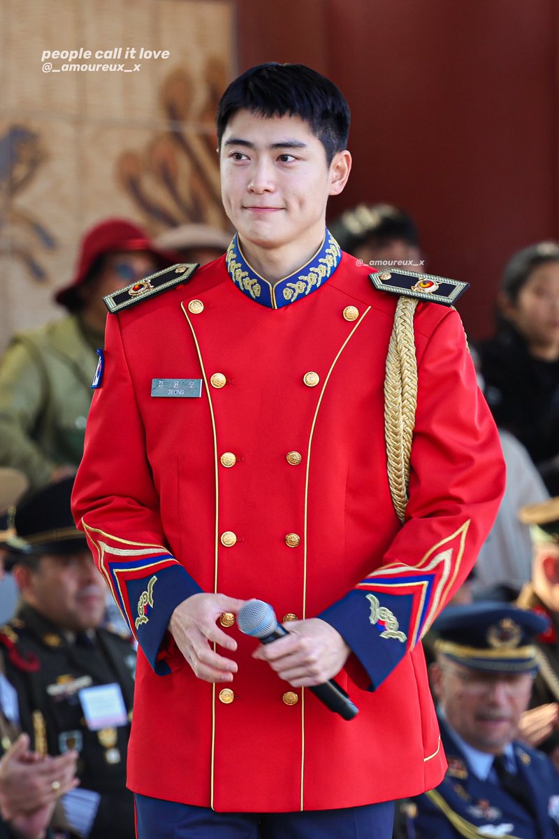 𝙋𝙚𝙤𝙥𝙡𝙚 𝙘𝙖𝙡𝙡 𝙞𝙩 𝙇𝙤𝙫𝙚 tweet media