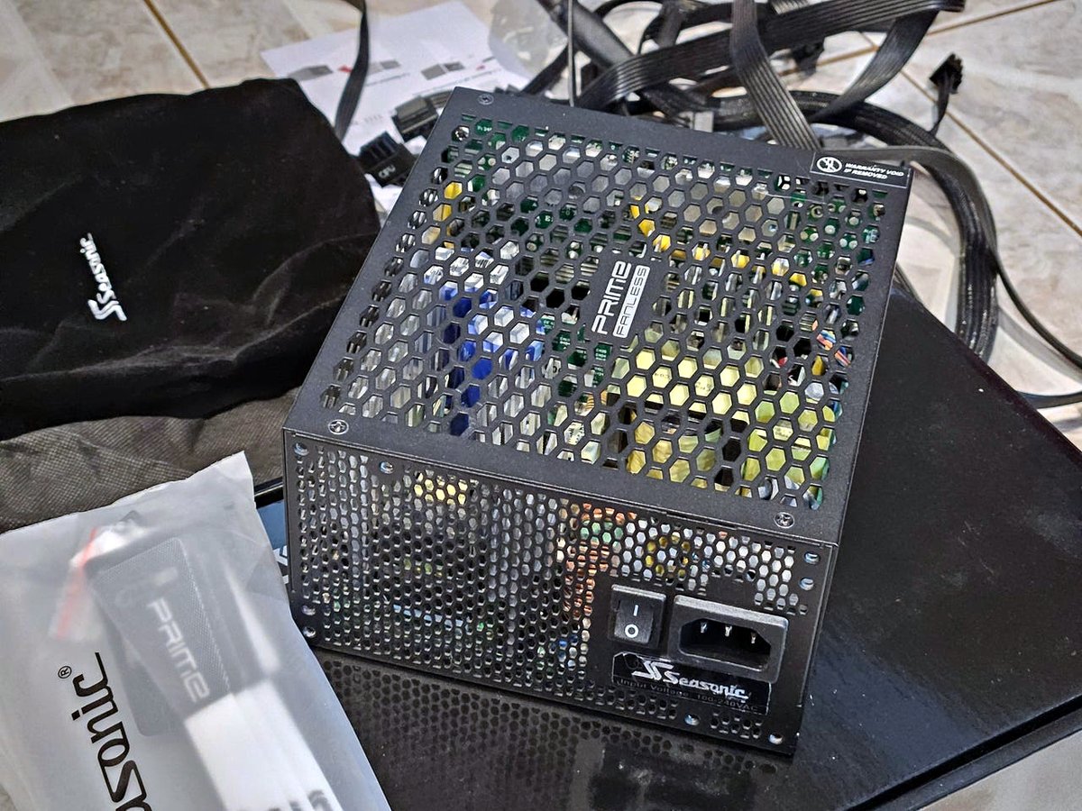 FanlessTech tweet media