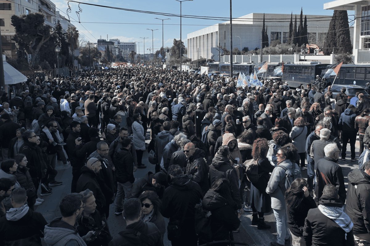 GKarafazli's tweet image. Komünistler İran halkının yanında ..İslam ülkeleri ise Katil ABD ve İsrail ile diğer katil ülkelerin yanında… rizeninsesi.com/komunistler-ir… #halkı #iran halkı yanında #islam ülkeleri abd #israil #katillerin yanında #komünistler #yunan #Dünya