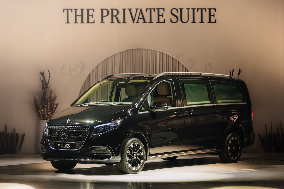 ETAuto's tweet photo. 🚗Mercedes-Benz India launches V-Class LWB at ₹1.4 crore, to start local production🚗
Read at:
https://t.co/POGRW8frhs
@MercedesBenzInd
#MercedesBenzIndia #MercedesBenz #VClass #MercedesVClass #ETAuto https://t.co/DRZSdDLNHb