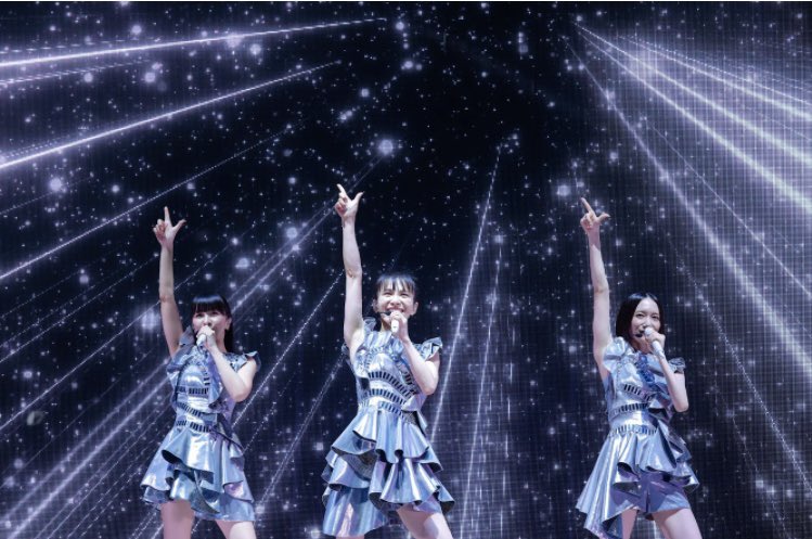 aranamie1977's tweet photo. 大音量で聴くの久しぶり〜🎶
#2023→2024
#COD3 OF P3RFUM3 ZOZ5 https://t.co/RCQTN5vq1Q