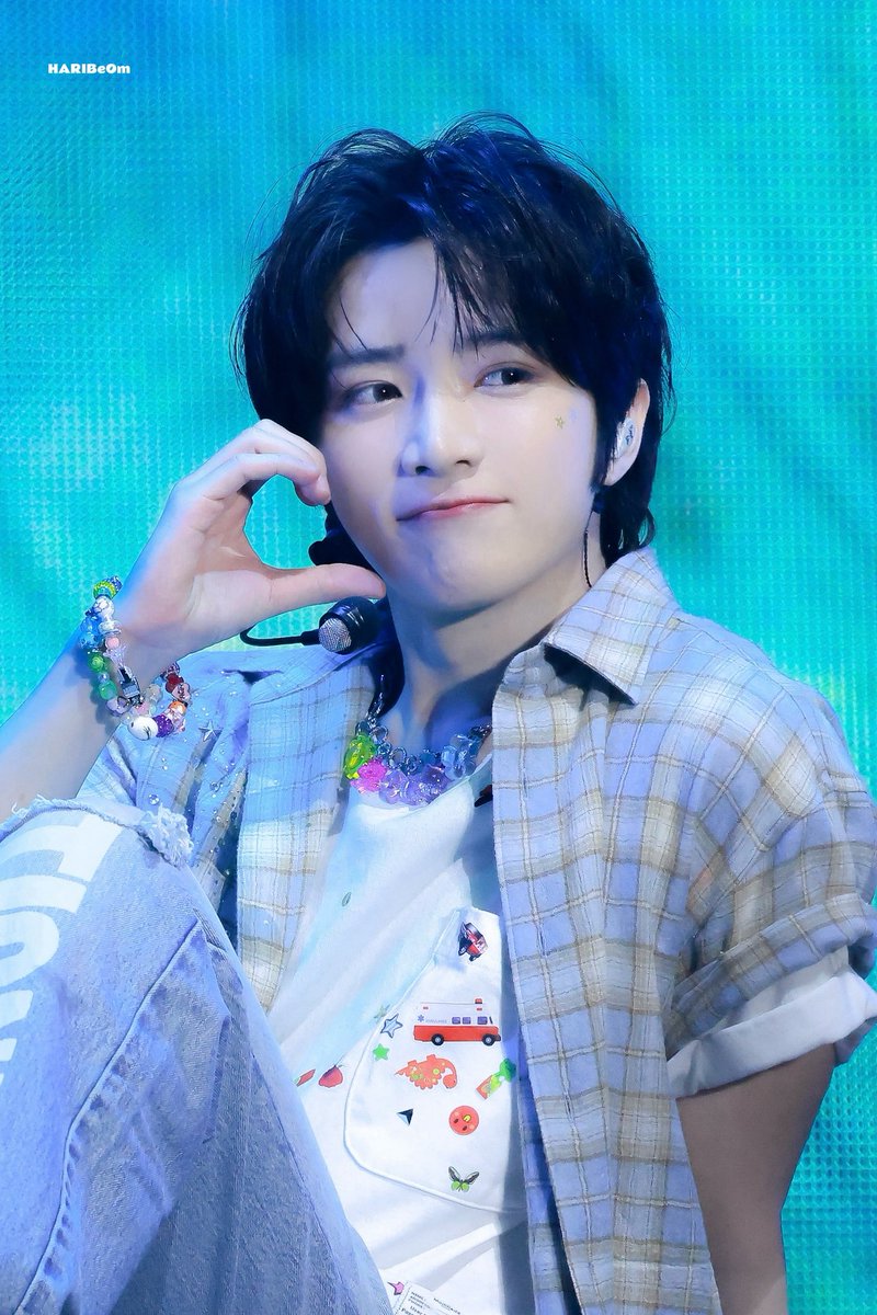 εïз 260301εïз 
💚💖💜💜💙
목걸이 진짜 귀엽다~🥰

#투모로우바이투게더 
#범규  #BEOMGYU #TXT_범규
#TXT #TOMORROW_X_TOGETHER #ボムギュ