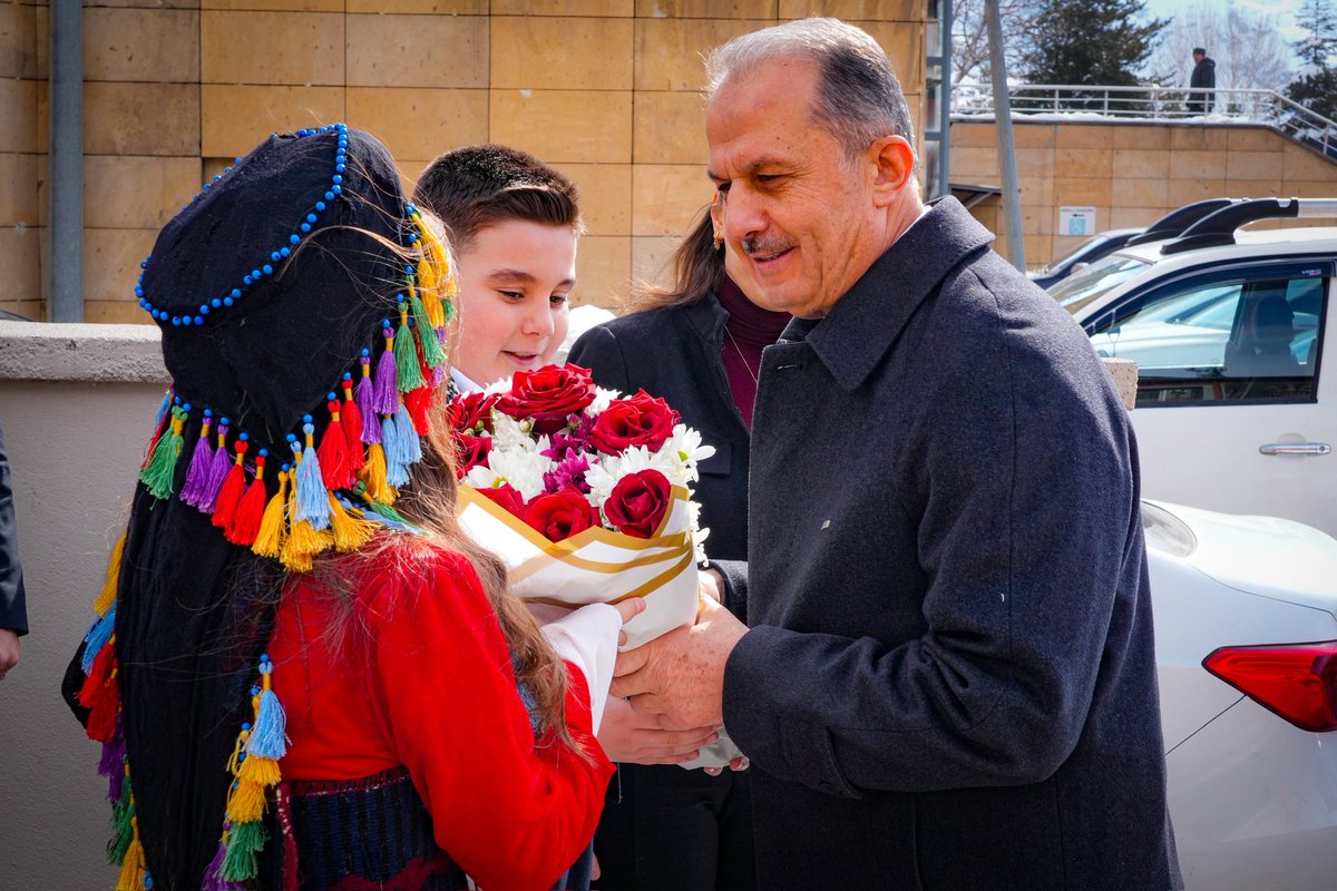 T.C. HAKKARİ VALİLİĞİ tweet media