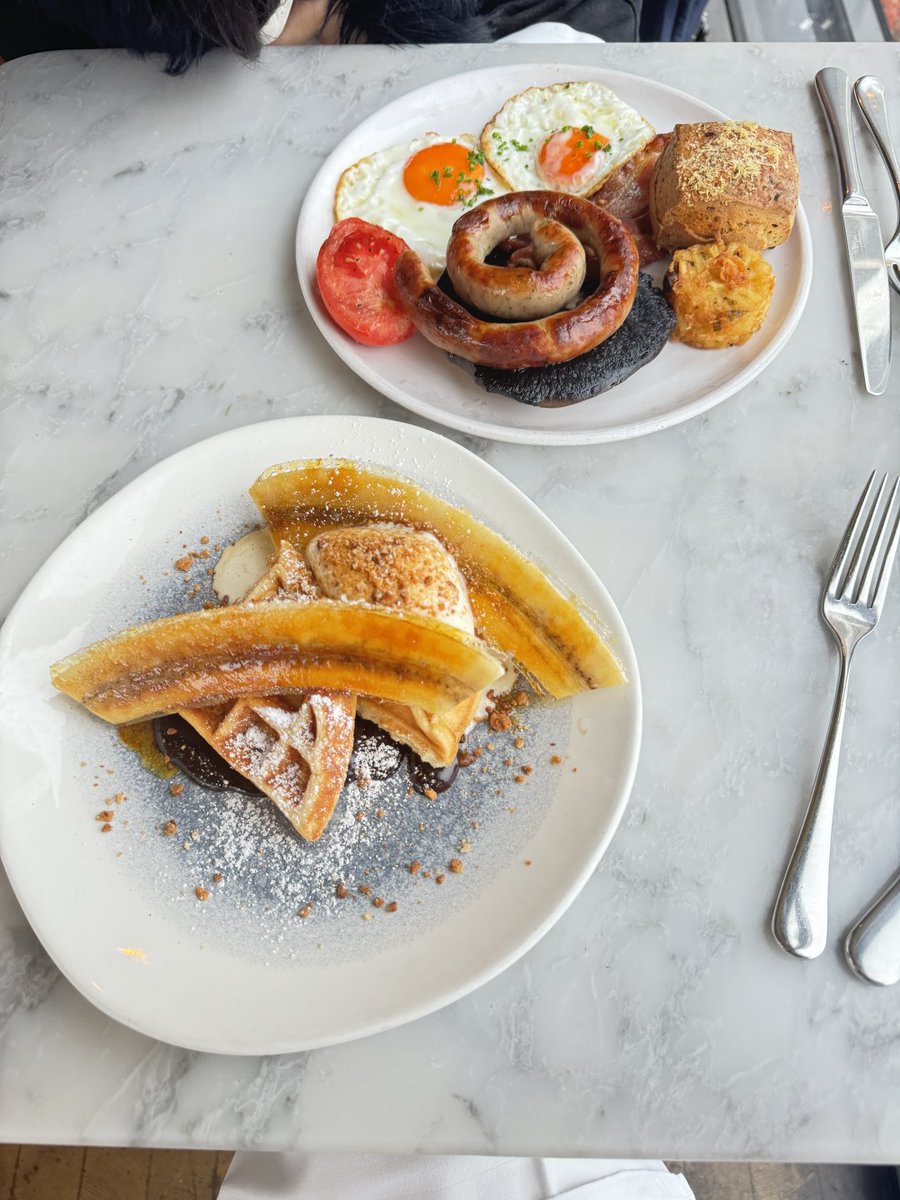 Breakfast in London is not just about food, it's also about peace 🍳📷 
#Iran