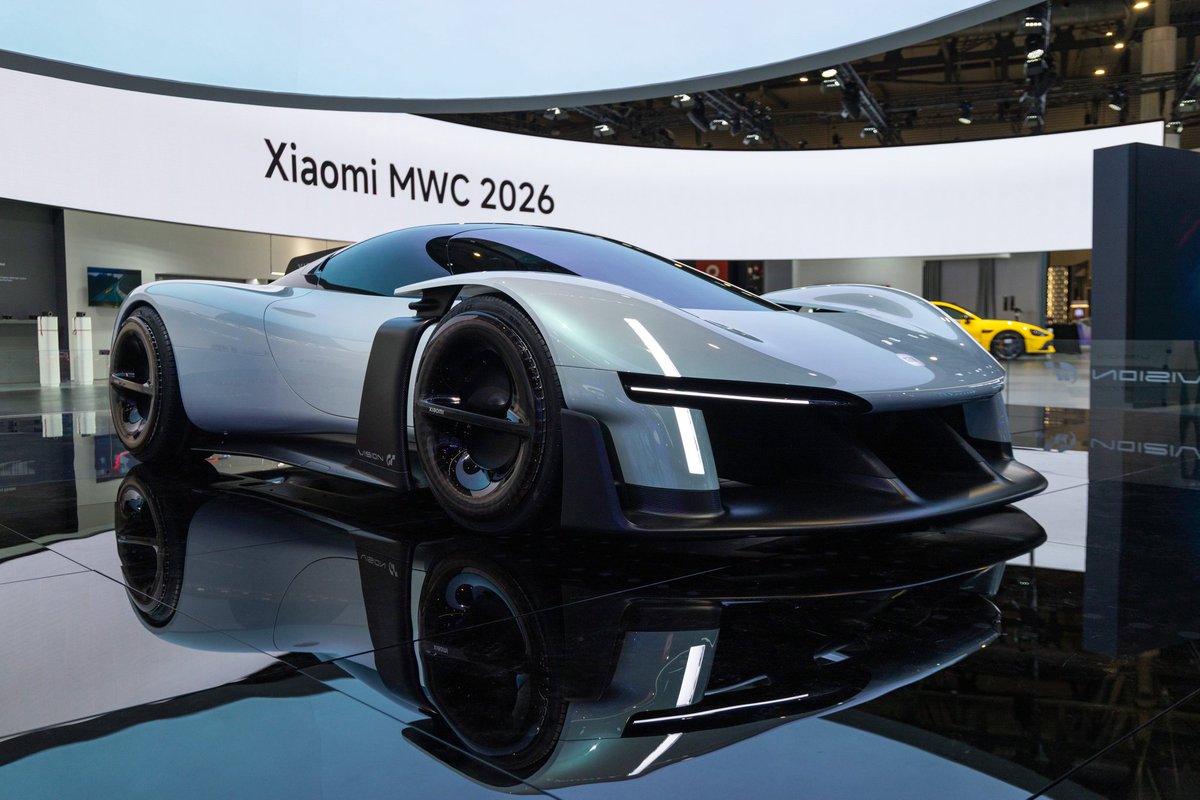 LoudOliTech's tweet photo. Didn’t expect THIS from Xiaomi 😳 Vision GT 🚗🔥 #MWC26 #Xiaomi #XiaomiLaunch #XiaomiVisionGT https://t.co/WZlfmleMZw