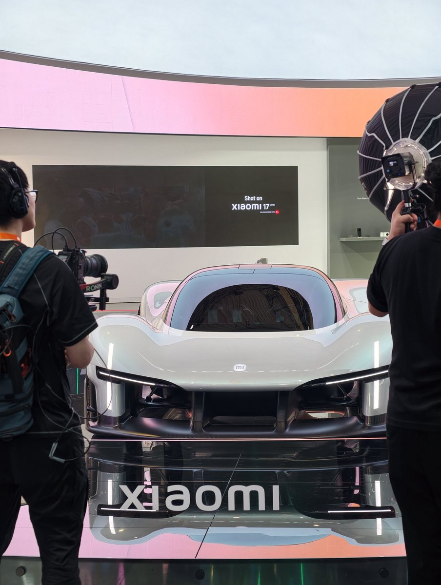 LoudOliTech's tweet photo. Didn’t expect THIS from Xiaomi 😳 Vision GT 🚗🔥 #MWC26 #Xiaomi #XiaomiLaunch #XiaomiVisionGT https://t.co/WZlfmleMZw