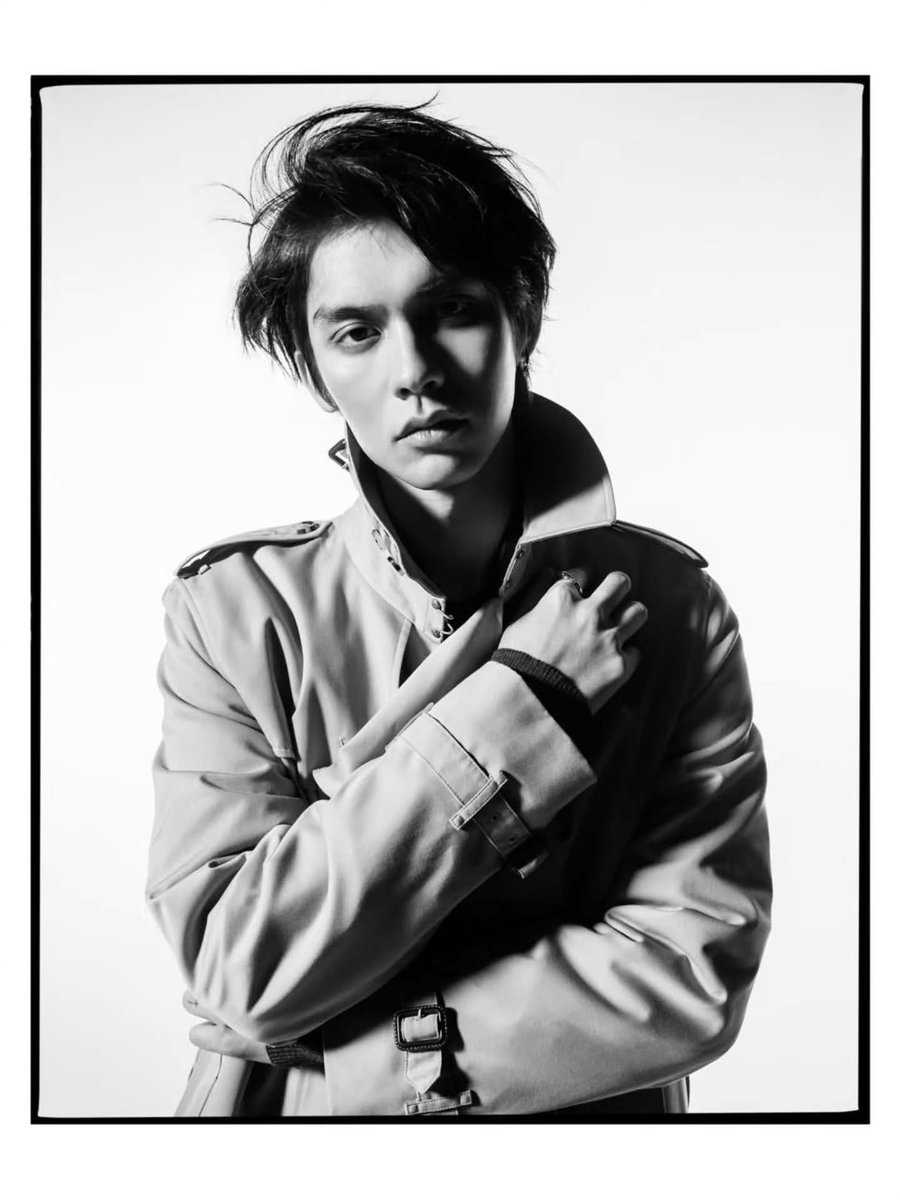 【Burberry New Global Campaign
The Trench: Portraits of an Icon】

「創業170周年を迎えたBurberryが、ブランドのシグネチャーであるトレンチコートの不朽のレガシーを称えます。」

Brightくんの魅力が溢れる素敵なポートレートが公開されました！！🧥✨

#BurberryxBright 
#bbrightvc