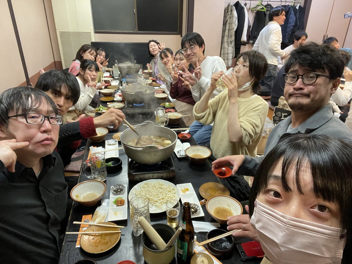 ensemble_est's tweet photo. 津市民のあとは4月から遠くへ行っちゃう学生2人の送別会。。。
津市民にみんなオンステしたのもあるけど、ほとんどのEST活団員が集まったのは、���の2人の人望なんだろうなぁ☺️

寂しいけど、新しいところで活躍できることを願って✨
また逢う日まで( *˙︶˙*)ﾉ"ちゃお！ https://t.co/F3EPXVNkJl