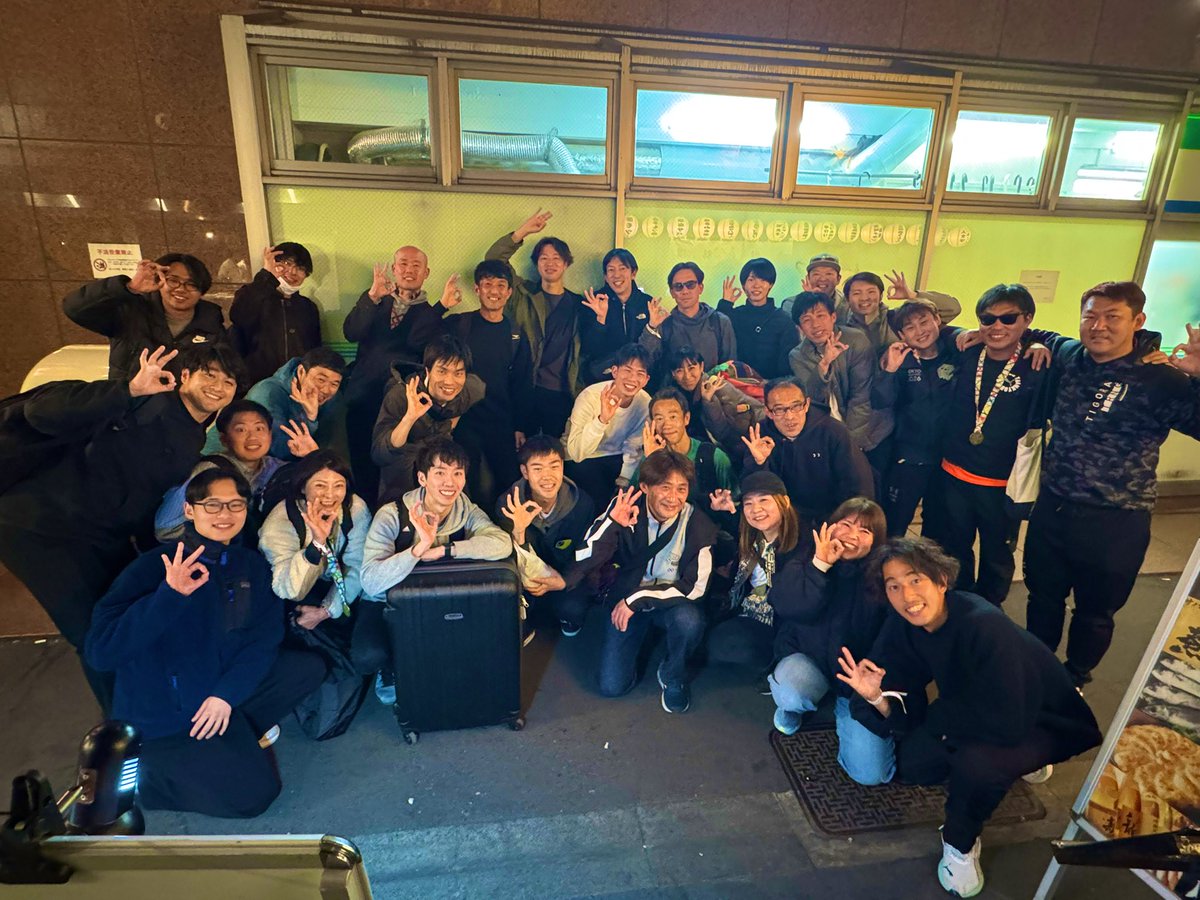 tamujo0402's tweet photo. ONESHIP Running Club – 東京マラソン🗼

最高な景色、最高なコース、最高な応援とともに笑顔でゴールすることができました！！😊
応援してくださった皆さん本当にありがとうございました🙇‍♂️

4月からスタートの第5クール募集を開始！
皆さんに会えるのを楽しみにしています😆
https://t.co/kMIjST8eI9 https://t.co/wCzYHapc4T