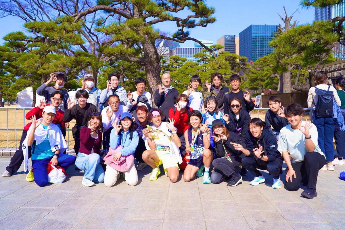 tamujo0402's tweet photo. ONESHIP Running Club – 東京マラソン🗼

最高な景色、最高なコース、最高な応援とともに笑顔でゴールすることができました！！😊
応援してくださった皆さん本当にありがとうございました🙇‍♂️

4月からスタートの第5クール募集を開始！
皆さんに会えるのを楽しみにしています😆
https://t.co/kMIjST8eI9 https://t.co/wCzYHapc4T