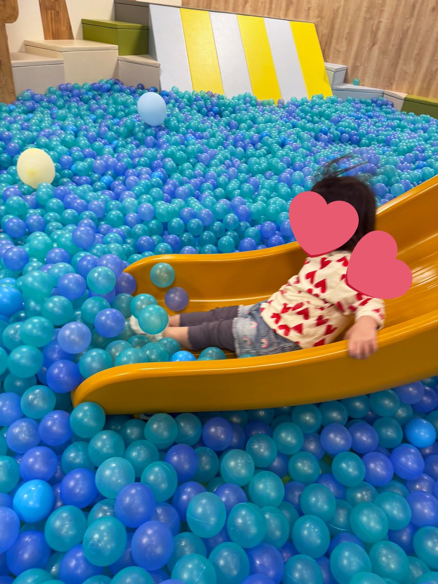me20210501's tweet photo. 初めて行ってみた遊び場🛝
めちゃくちゃ楽しかったようで良かった♡
またワンオペでも連れて行きたいけど、それぞれが動き回るから、目が行き届くかどうか👀 https://t.co/E5SHGv7aY6