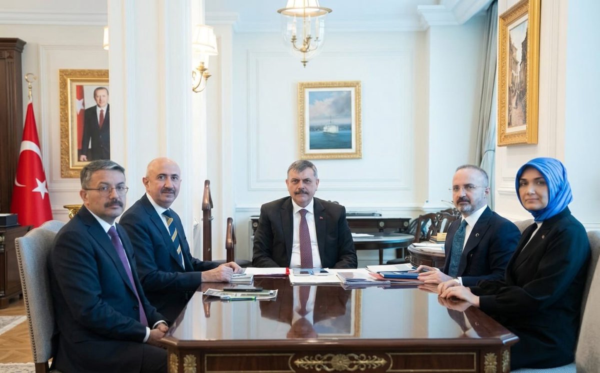 Cumhurbaşkanımız Sayın <a href="/RTErdogan/">Recep Tayyip Erdoğan</a>’ın tensipleriyle Bakan Yardımcılarımızın atama süreci tamamlanmış, görev alanları belirlenmiştir.

Bu çerçevede, Bakanlığımızın sorumluluk alanlarında etkinlik ve koordinasyonu güçlendirerek; kamu düzeni ve güvenliğinin temini noktasında
