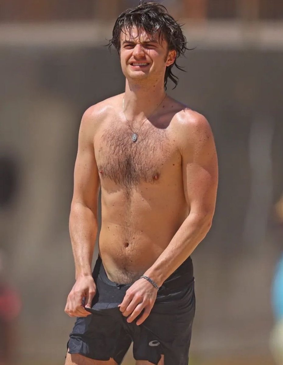 ɱαddie 🎱 tweet media