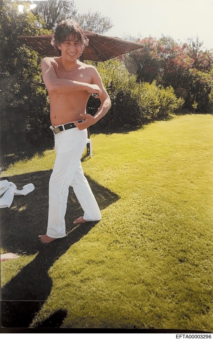 Furbeti's tweet photo. Russian billionaire Umar Dzhabrailov, whose photo appears in the Epstein files and was in direct contact with Ghislaine Maxwell, has reportedly been found dead in Moscow. He once called Maxwell his ‘soulmate’. https://t.co/2vCOL3T7uk