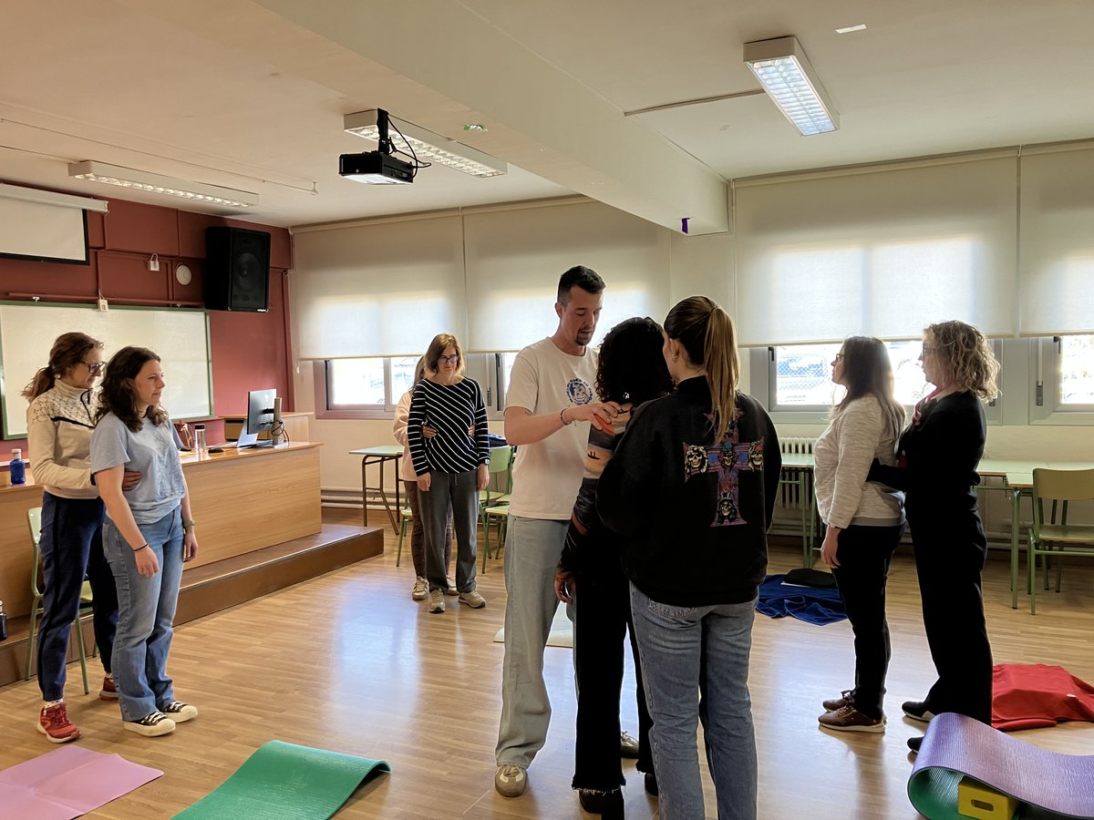 Centro de Profesorado Monzón tweet media