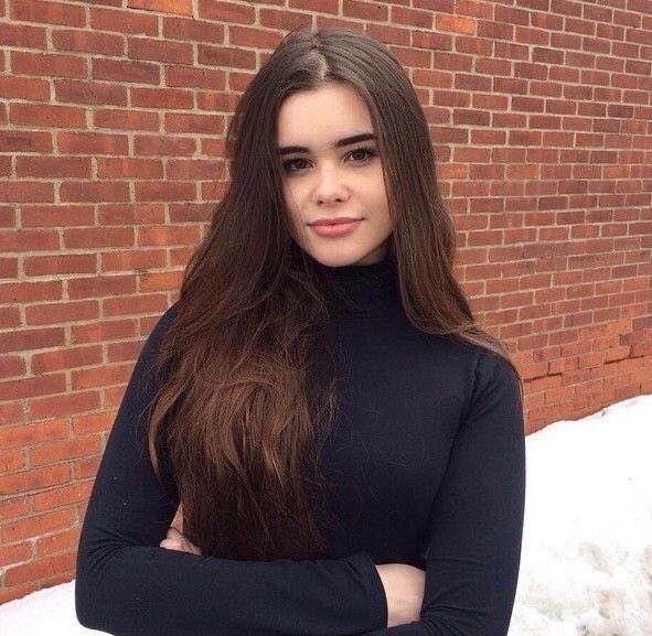 『ユーフォリア』でキャット役のバービー・フェレイラ、実物は超美人なのに役で左になれるの女優として普通にすごいし、魅せ方がいかに大事か教訓になる…