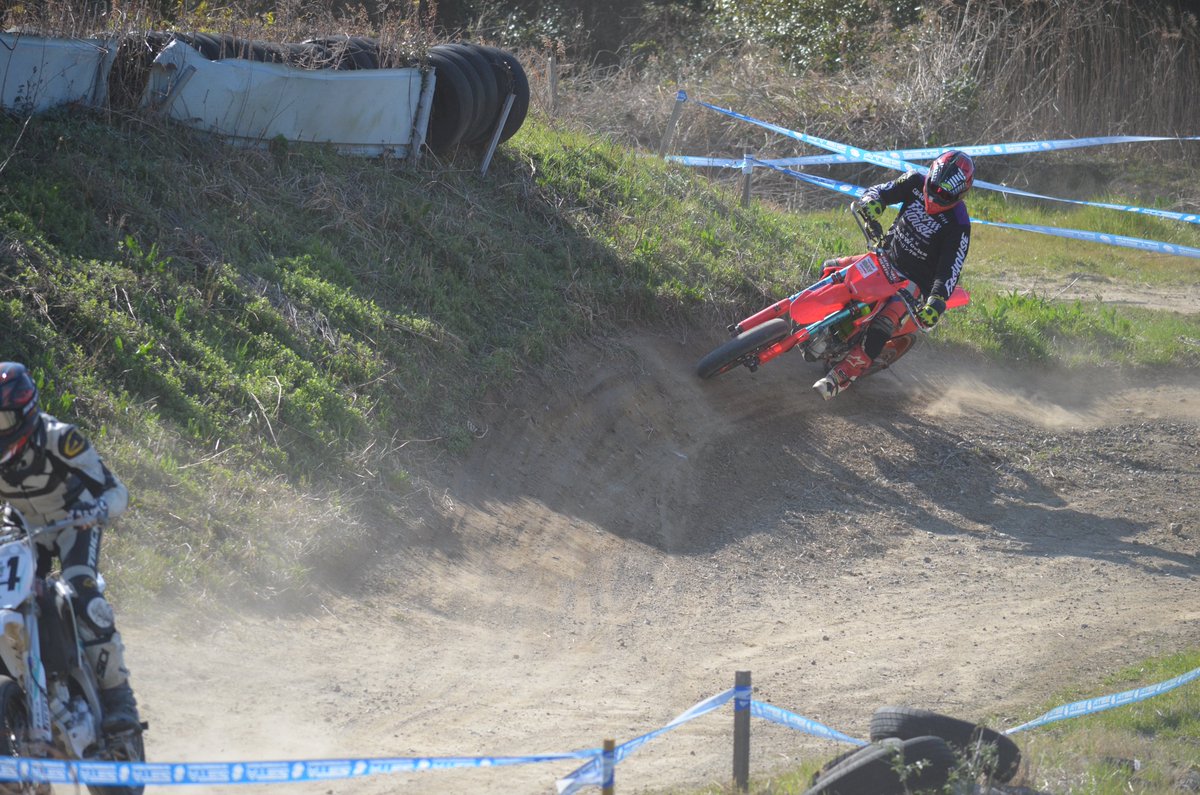 スーパーモト走行会の写真ケンタッキーさんからいただきました！
いつもありがとうございます🙌