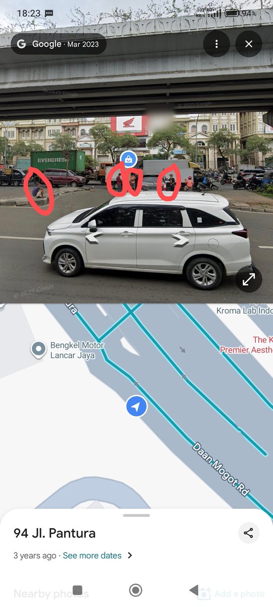 drukha's tweet photo. Ada 4-5 orang pas puncaknya, Kadang juga modus berdiri di tengah jalur U-TURN biar pura2 kena tabrak. AYO DONG INI GIMANA, di dunia ini "profesi" ini cuma ada di INDONESIA @pramonoanung @Satpolpp_Jakbar @dishubjakarta @DinsosDKI1 Berulang karena dibiarkan. https://t.co/hvA5sFKUQp