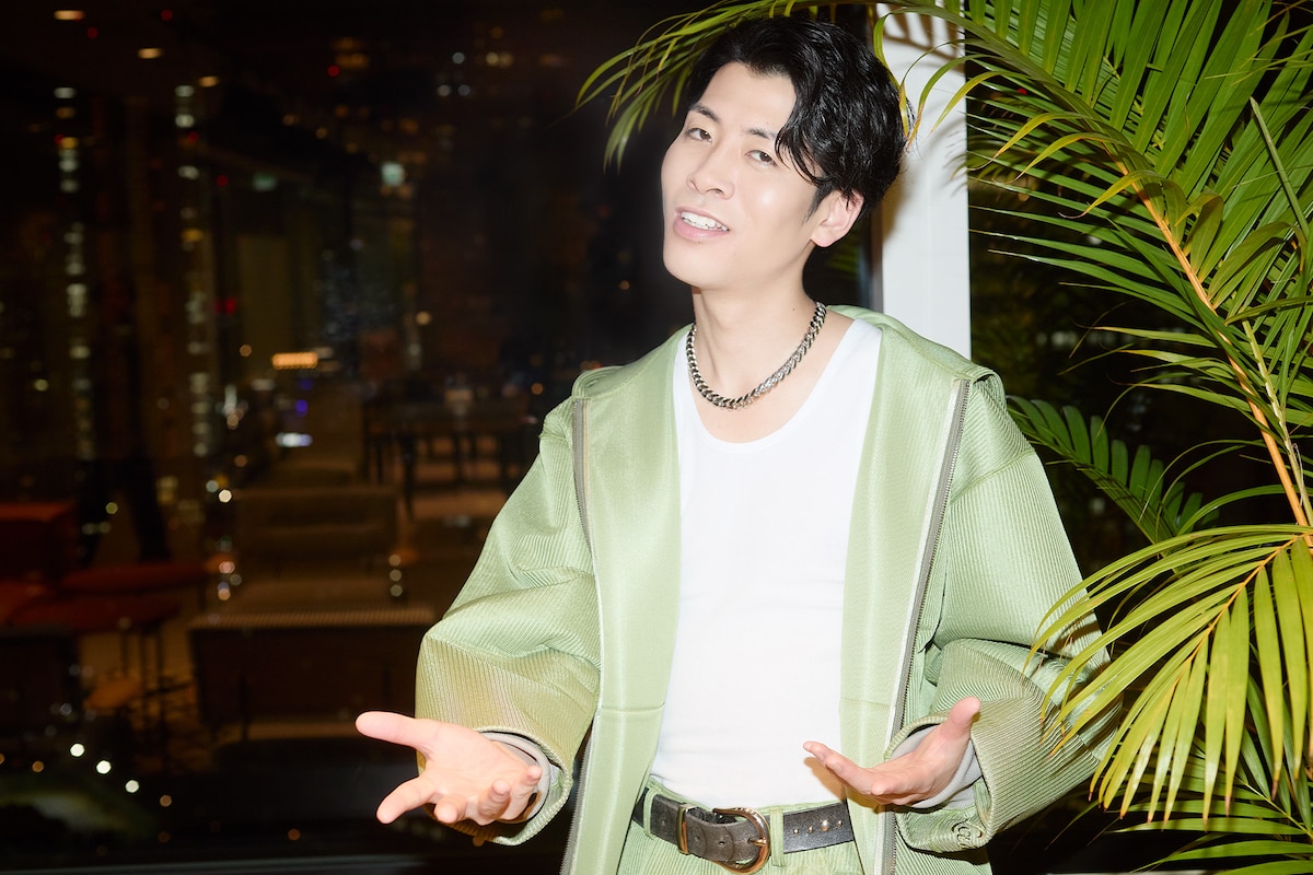 【特集】
怖いものなしの男
SKRYUにインタビュー！

natalie.mu/music/pp/skryu

すでに幕張ワンマンを完売させる彼が、
なぜ今メジャーデビューを選んだのか？

引くほど売れてもゴールはない
「超 Super Starへの道」の幕開け