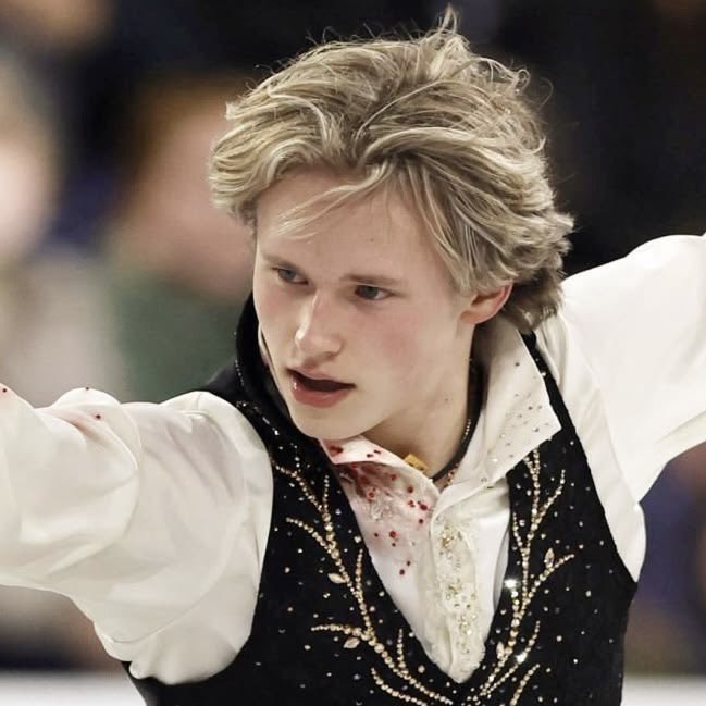 lali ❄️ tweet media