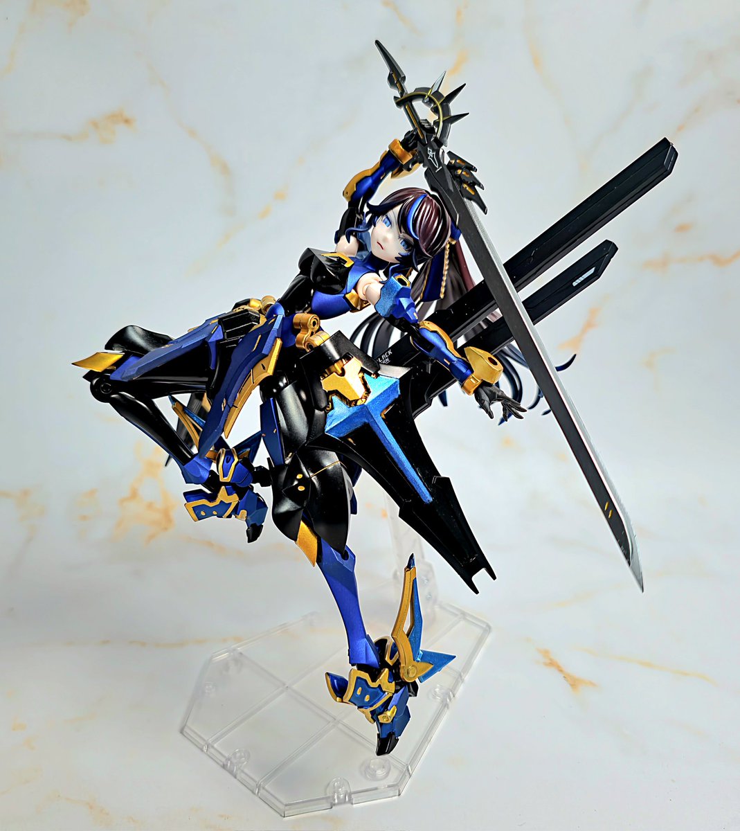 kunya121's tweet photo. エミュレータ完成しました！
忙しくて中々完成させられなかったのですが、やっと色入れ終わりましたε-(´∀｀; )

今回の武器は既製品のキャラの武器をそのまま持たせてみました。
想像以上に持たせて良かったと思ってます( *´꒳`*)

#メガロマリア 
#ミキシング https://t.co/EMuSkF3L2v