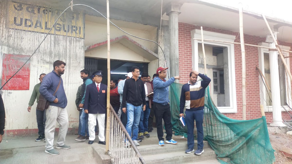 DRM_RNY's tweet photo. DRM/Rangiya conducted a Window trailing insp. from RNY to DKGN today. During the insp, the Amrit Station works at Udalguri Station were reviewed and NMM &amp; Dekargaon Stn. were also inspected. The insp. was carried out with special emphasis on safety and station amenities.
@RailNf https://t.co/Qgq8umVZ52