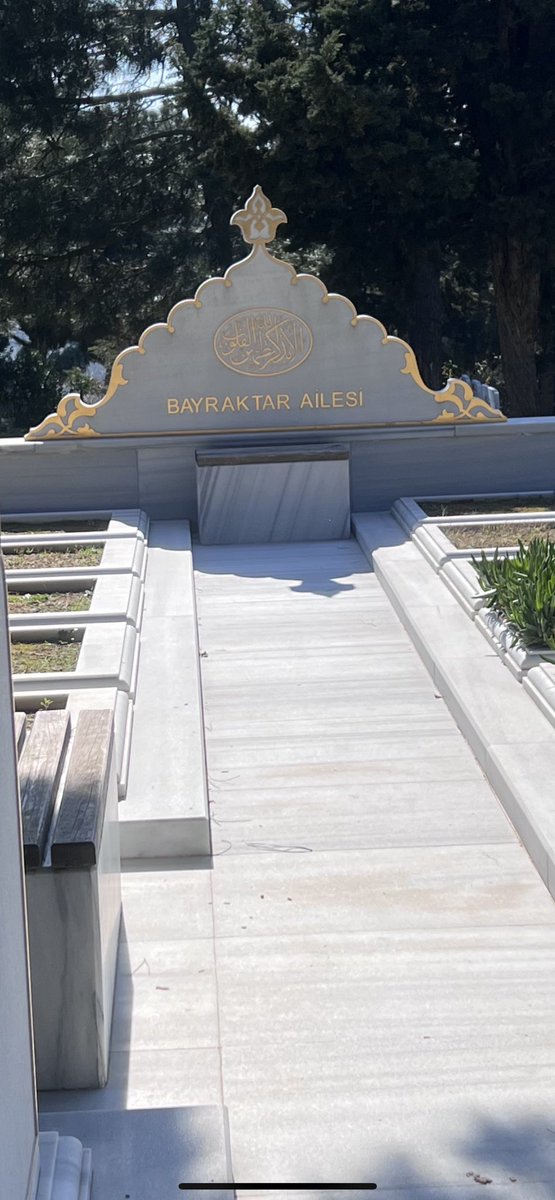 memetrasitk's tweet photo. Rabbim rahmet eylesin.
İslamın son kalesi öz yurdum, Ana Vatanım Türkiye’min münhasır medeniyetler seviyesine ulaşmasında binbir türlü haine rağmen bedeller ödeyerek bugün övgüyle bahsedilen iha,siha ,Kızıl elma insansız savaş uçağımızın mucidi ve icracısı Özdemir BAHRAKTAR’ı https://t.co/U1nGvprVmE