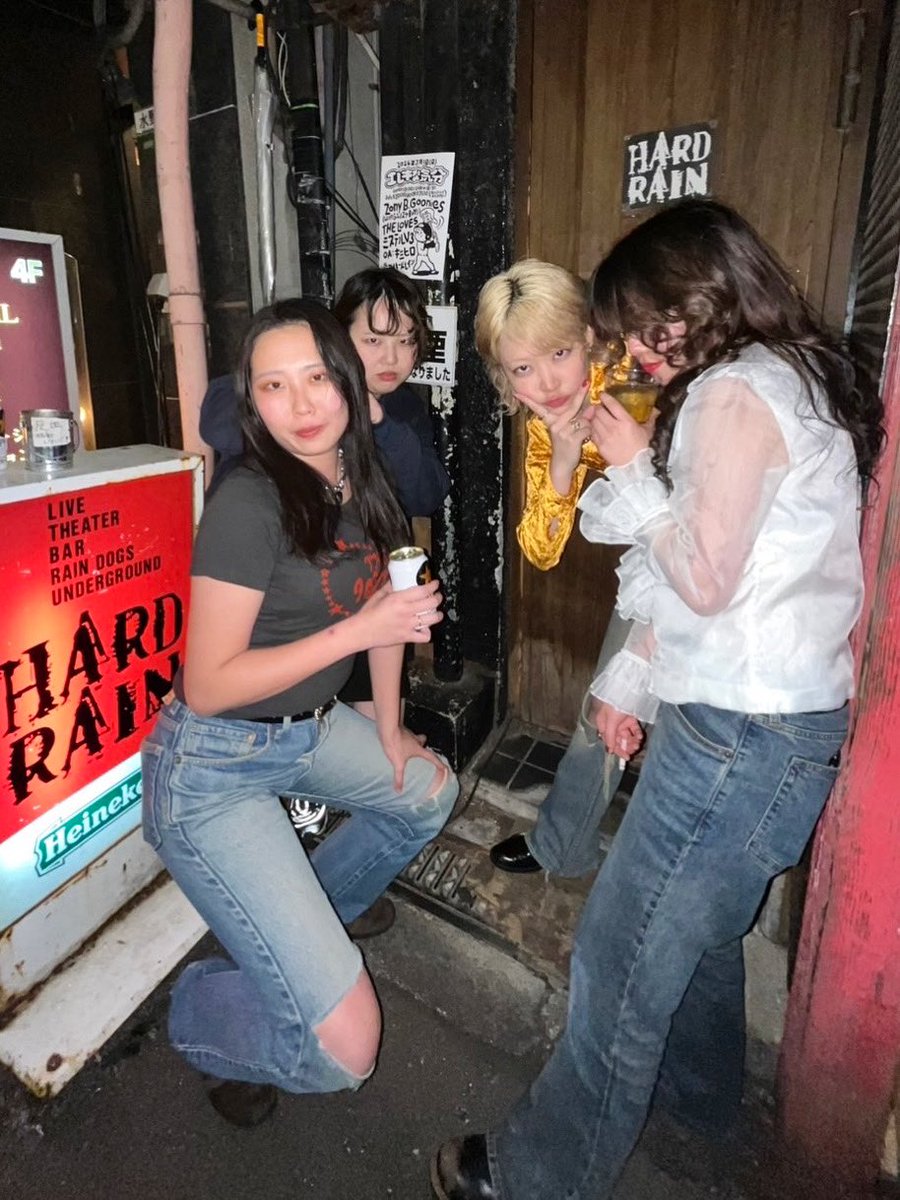 𝐓𝐇𝐄 𝐋𝐎𝐕𝐄𝐒 tweet media