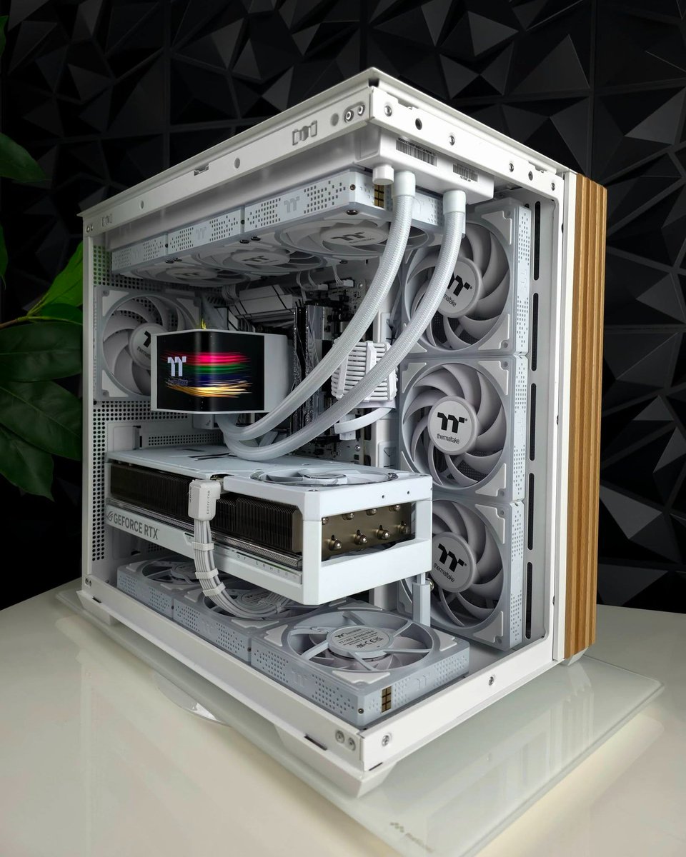 Thermaltake_UK_'s tweet photo. Pure, Clean, White...
The Thermaltake View 380 WS
📸 Build by daniel.k.official
🔗 https://t.co/tmPf2S2ACR
#Thermaltake #View380WS #WoodDesign #PCBuild #CustomPC #ThermaltakeGaming https://t.co/gtdxEO2ior