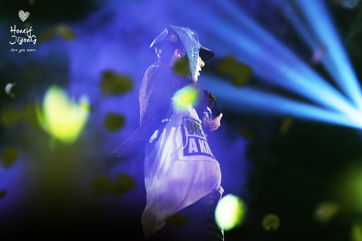 허니지용♡ tweet media