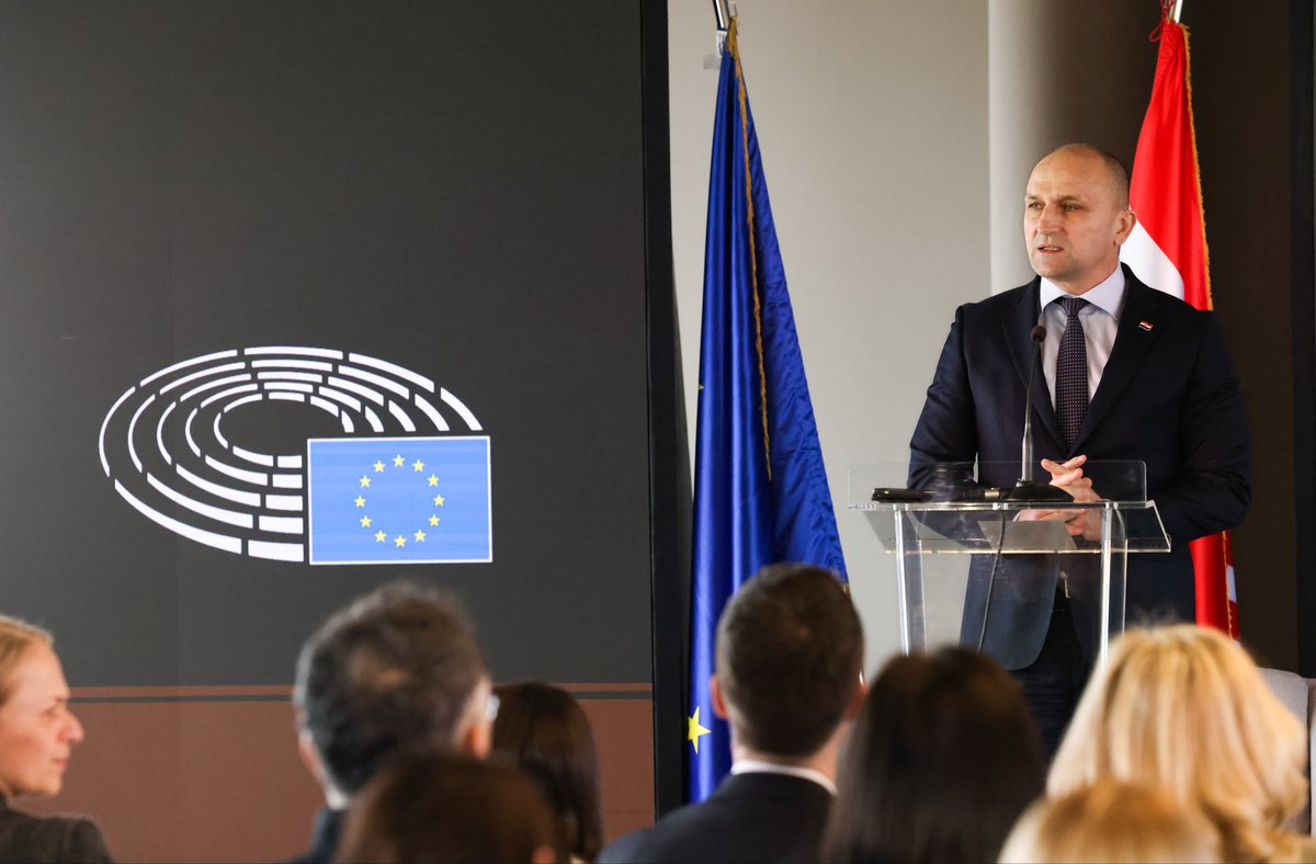 Ivan Anušić tweet media