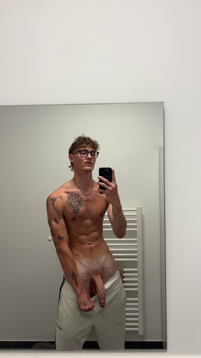 Louraint tweet media