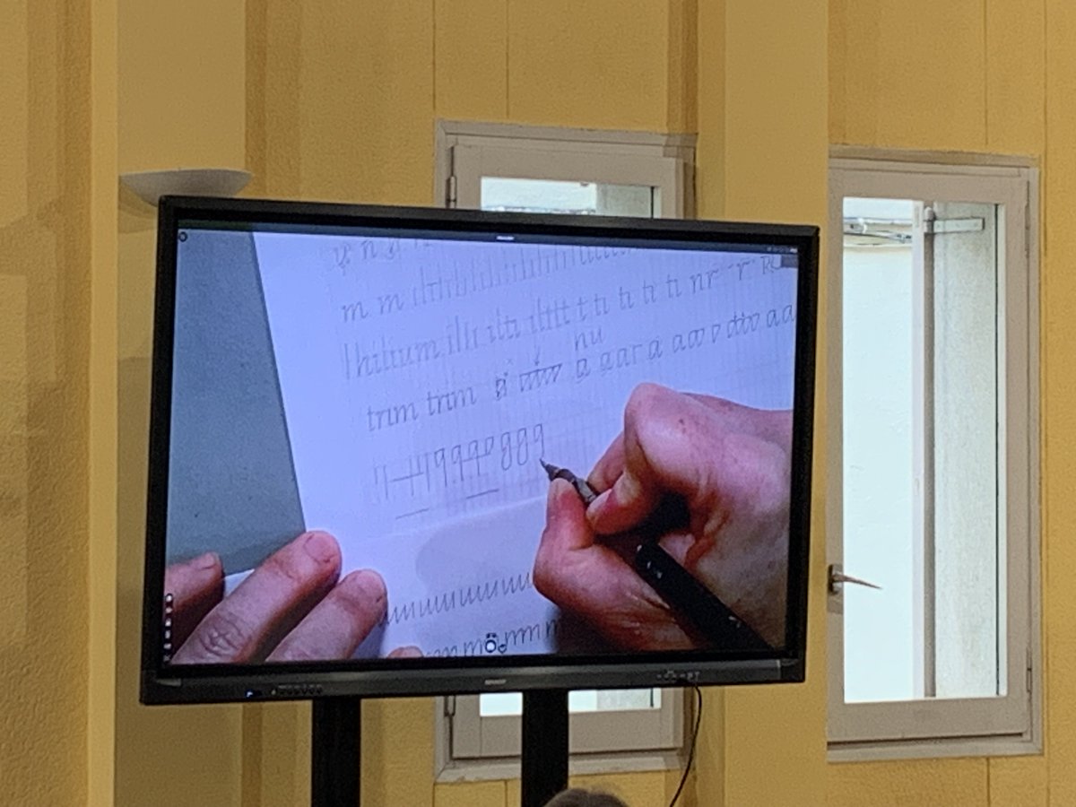 aclurgell tweet media