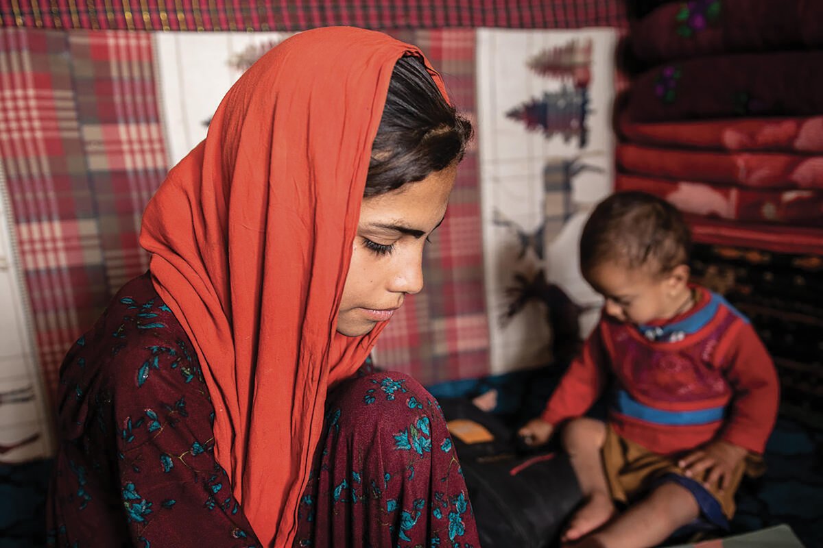 TERRA DIMENTICATA: “La Voce” del 6 marzo (lavocediferrara.it)_Afghanistan: i racconti delle donne vittime dei talebani. Gian Andrea Franchi e Lorena Fornasir a Ferrara. Spaziocidio tra Palestina e Grattacielo di Ferrara. Banche e industria armi…e molto altro!