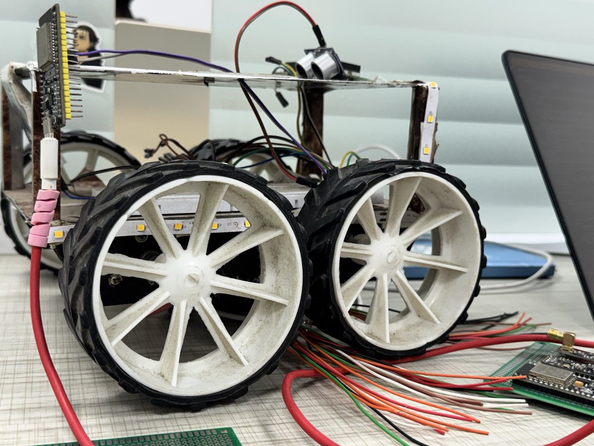 CoderRoots's tweet photo. Coding the brain of an AI robot car! 🏎️🤖
Dual screens and autonomous machines. 💻🏎️ Building AI robot car functions (like object detection and telemetry routing) using Python and AWS Lambda.

#AWS #Robotics #EdgeAI #Python #CloudComputing https://t.co/MSlmZ03drM
