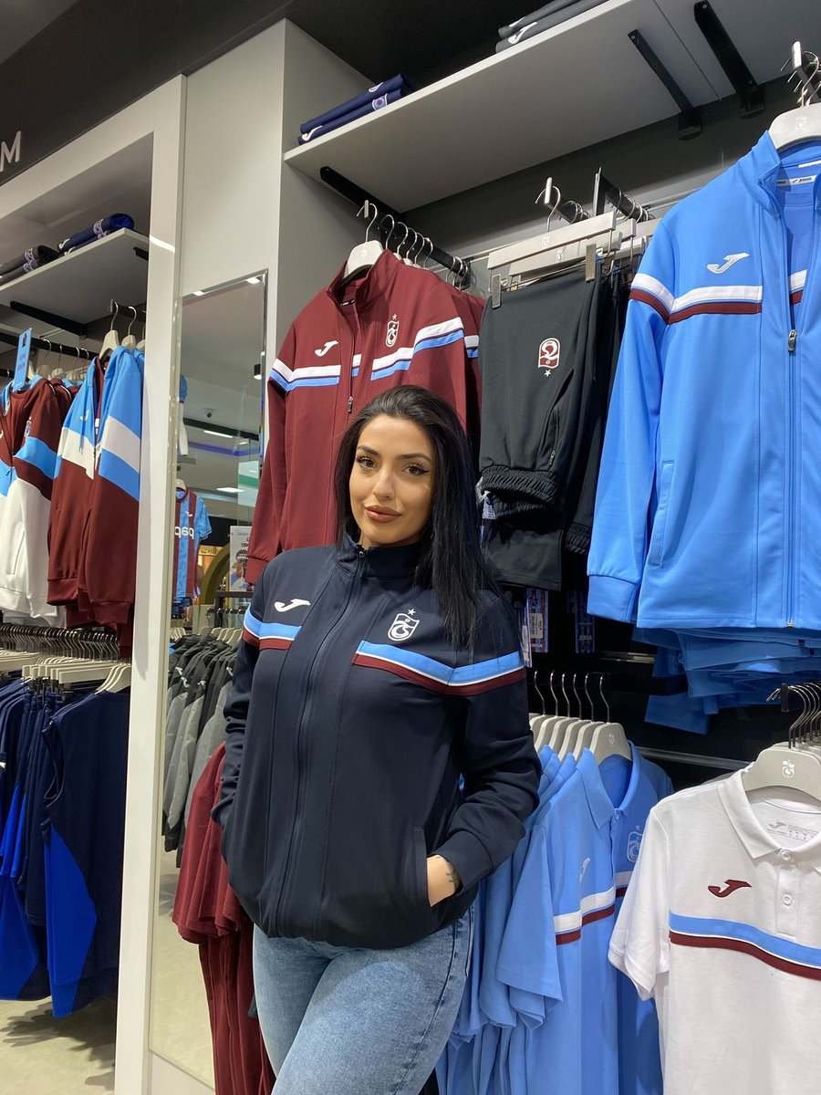 TsClubCevahir61's tweet photo. Siz hangi renki tercih edersiniz ?
Sipariş için Dm 💬💬
#Trabzonspor #Tsclub https://t.co/si1YzIEMSX