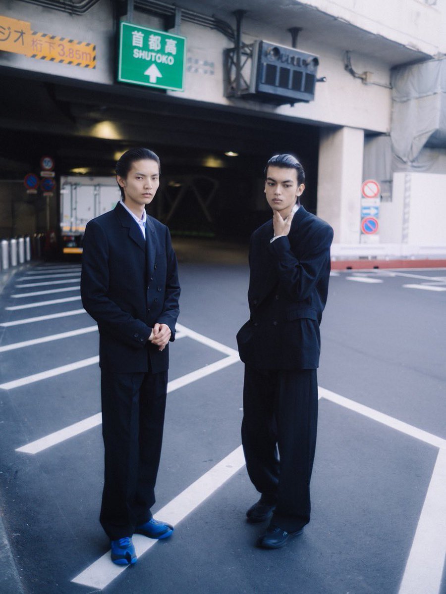 Kiko Kostadinov x ASICS 26SS タビ型スニーカー『ILARGI FF “Carbon