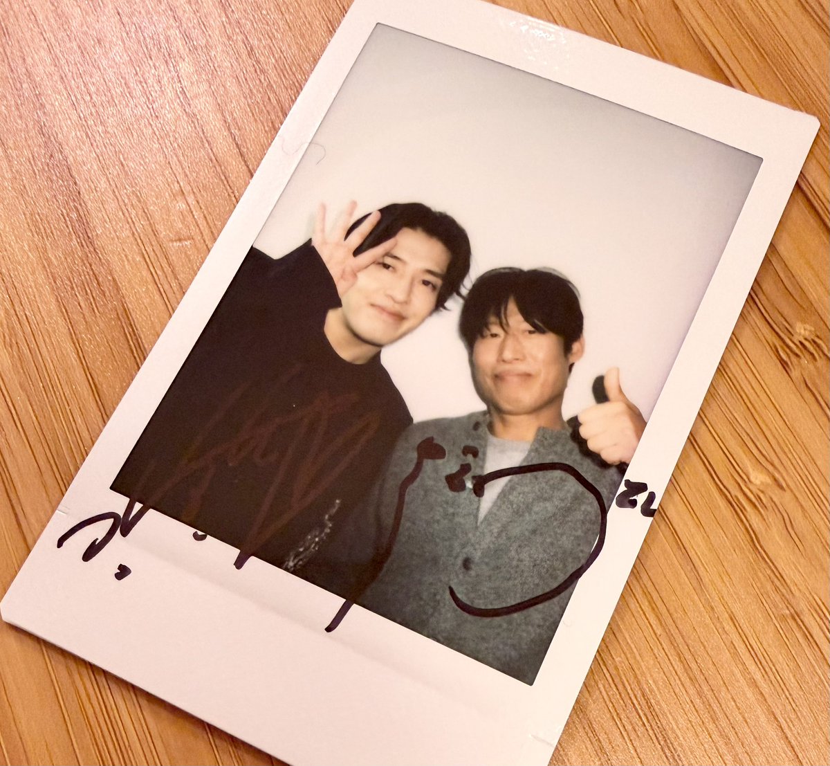 🎬#ヤダン のサイン入りチェキ届いたよー🙌誰のかな…♪と開封したら